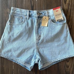 Levi’s High-Waist Mom Shorts